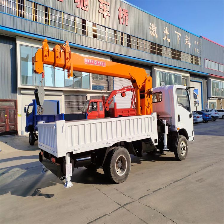 行唐县三轮随车吊定制 农用改装机自备吊中瑞长期出售