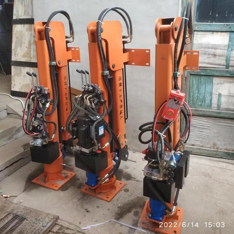 行唐县重汽蓝牌随车吊 3.2吨 国六动力强 液压驱动 农用自卸起重机